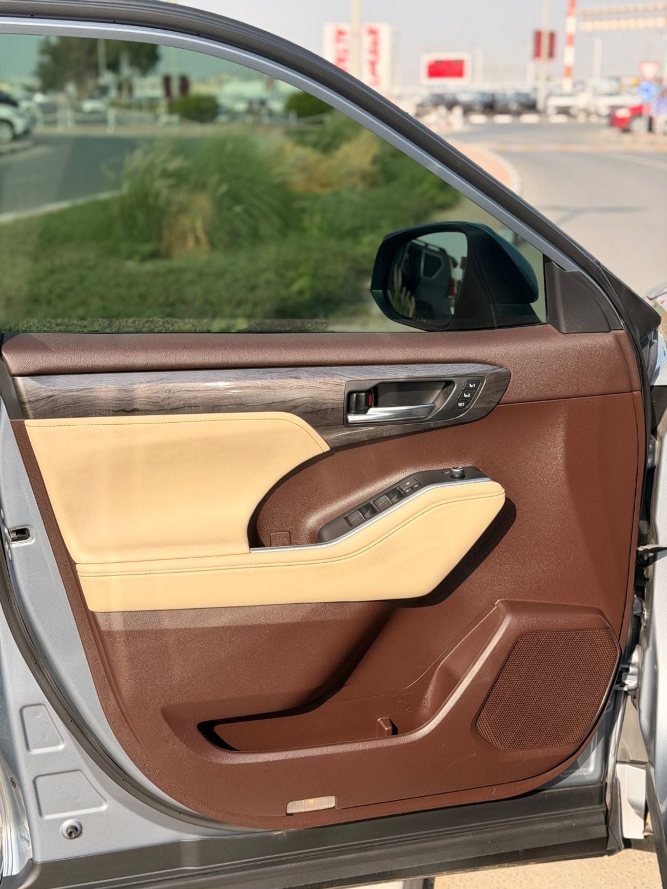 تويوتا هايلاندر Hybrid Platinum 2.5L | 360 camera, panoramic , head up display