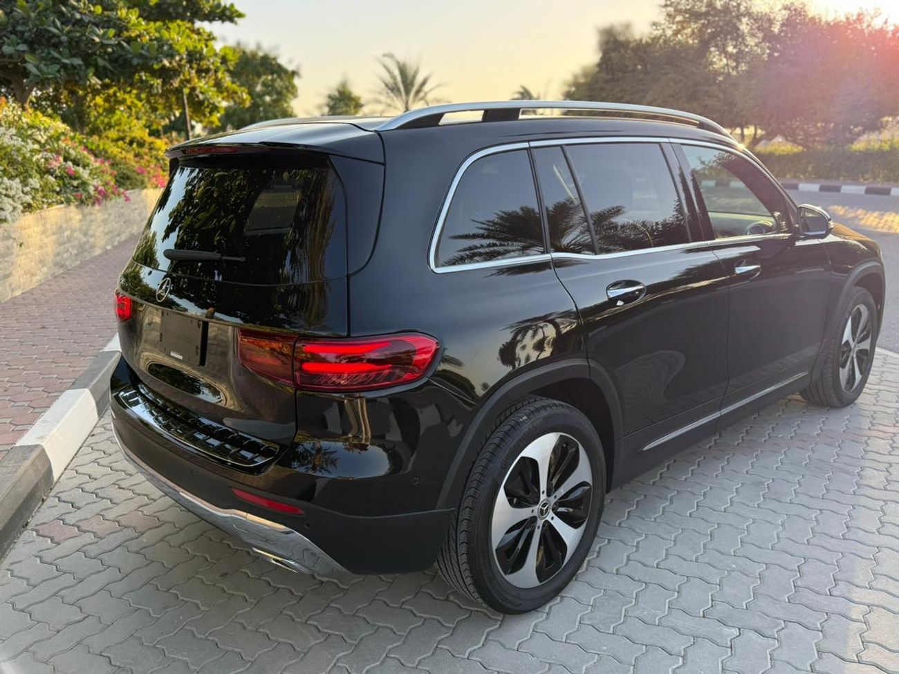 مرسيدس بنز GLB 250 Std 2.0L