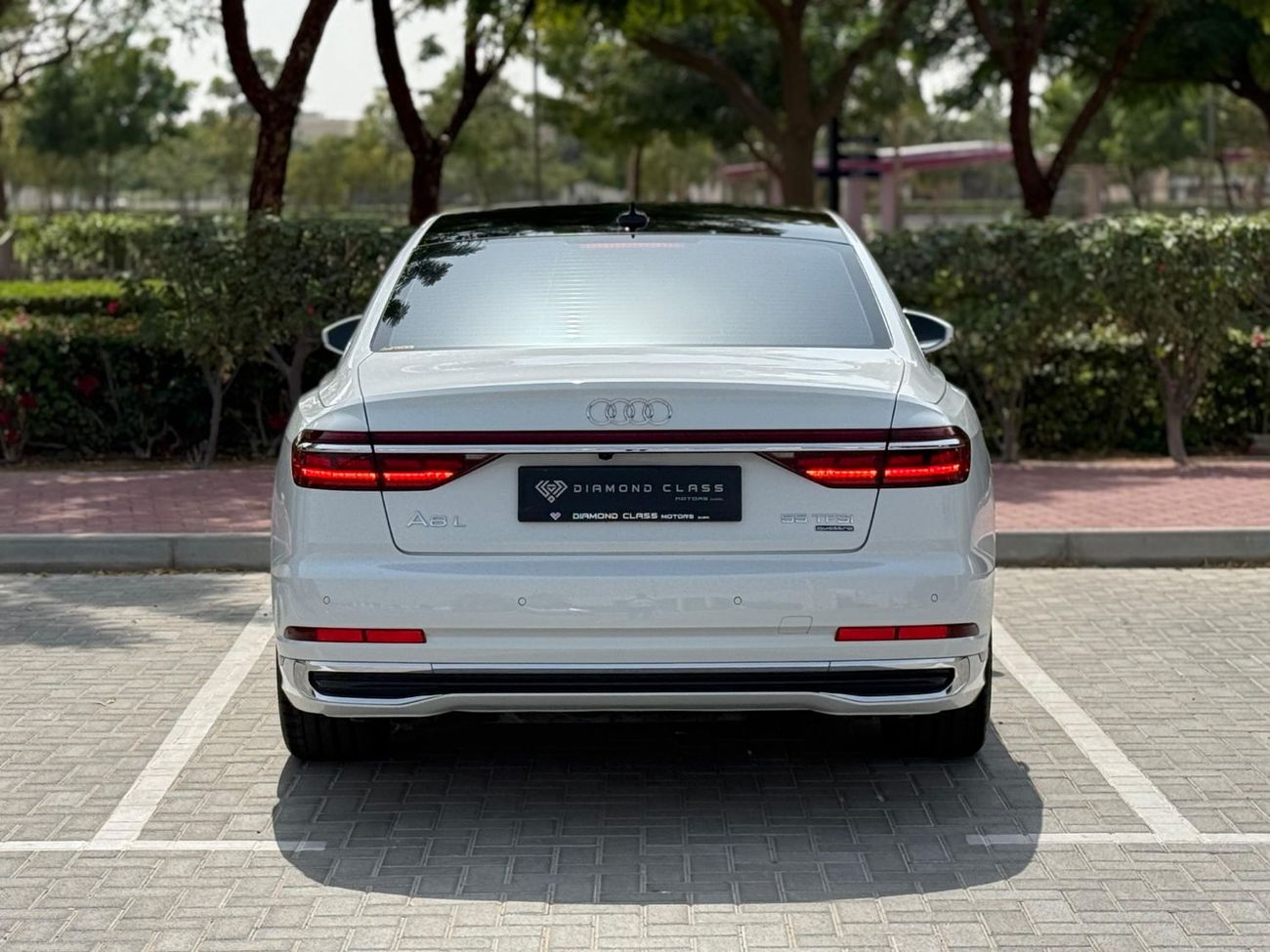 Audi A8 L 55 TFSI quattro S-Line 3.0L