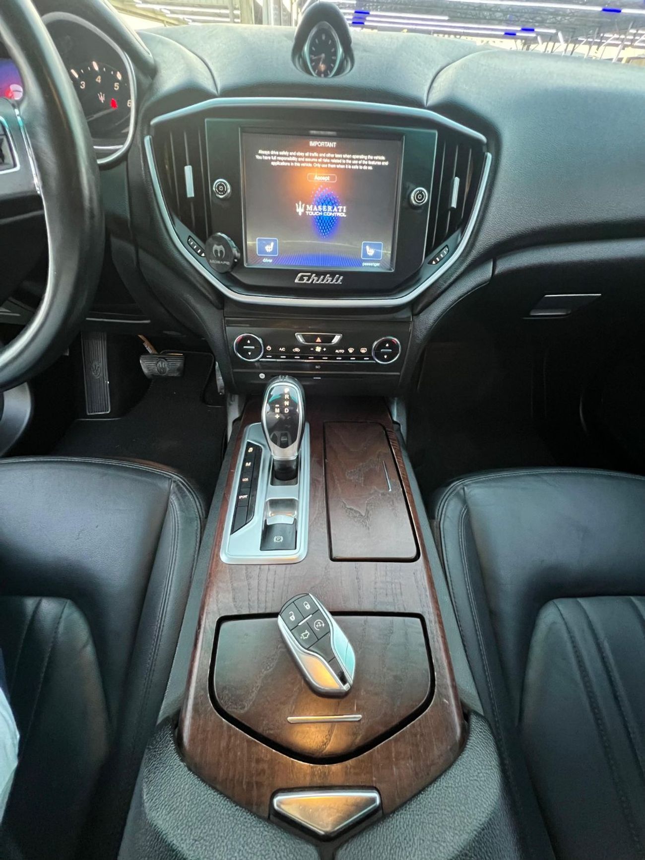 مازيراتي جيبلي S Q4 3.0L (410 HP) maelige warranty original km