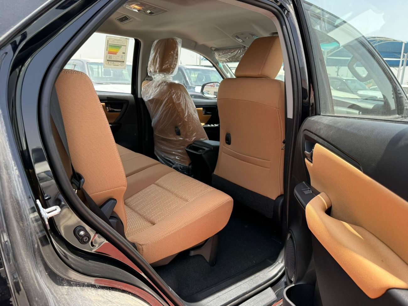 تويوتا فورتونر TOYOTA FORTUNER 2.7 AT CLIMATE CONTROL BLACK 2025