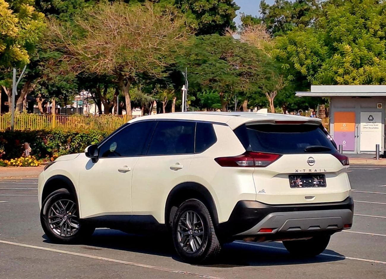 Nissan XTrail S 2WD (5-Seater) 2023 2.5L GCC (1240/-MONTHLY)