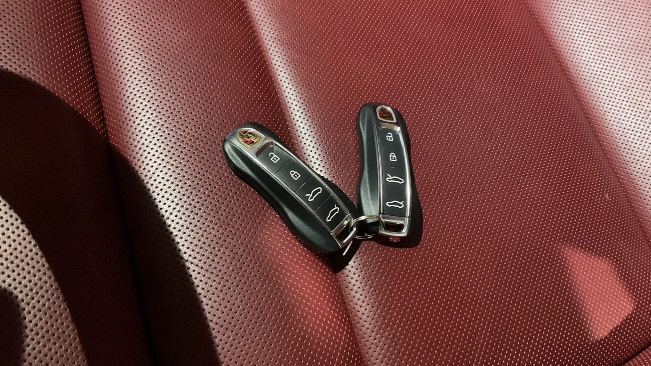 بورش تايكان 4 Cross Turismo | شامل الضمان | 0 ﺪﻔﻋﺓ ﺃﻮﻟﻯ