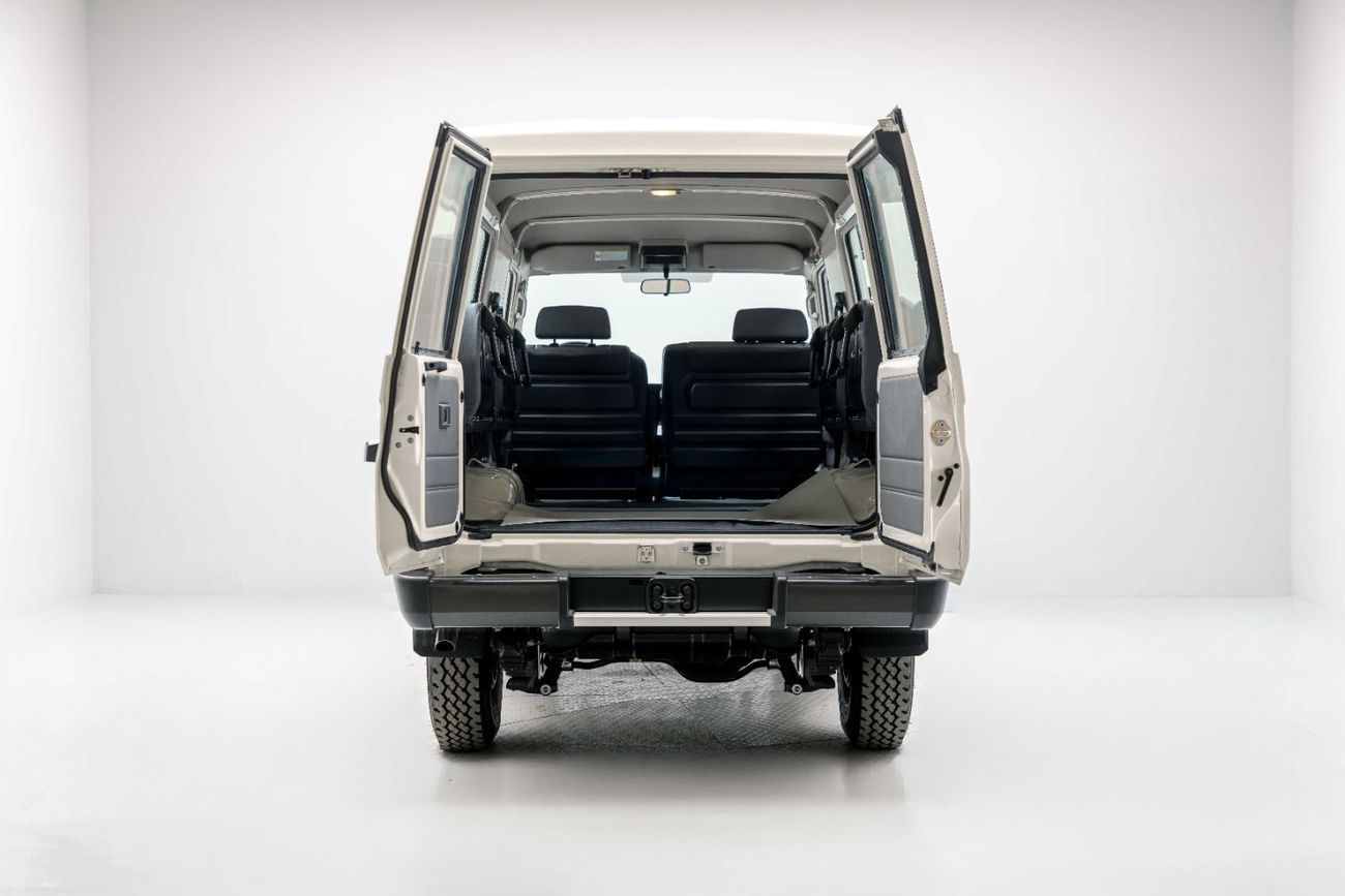 Toyota Land Cruiser 70 LC78 Hardtop 4.2L - 3 Door - Manual - White Inside Bluish Grey | Export Only