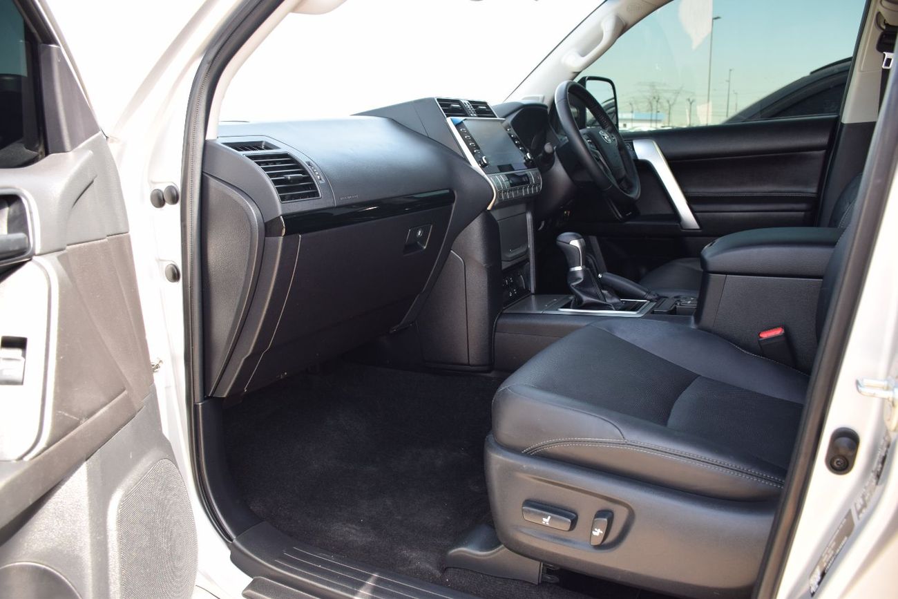 تويوتا برادو Diesel 2.8L 7 Seater. Service History Available