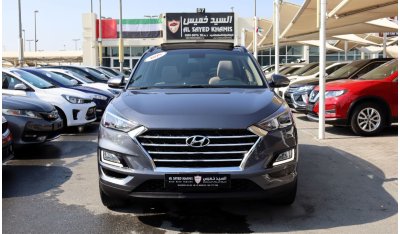 Hyundai Tucson GL ACCIDENTS FREE - GCC - ENGINE 1600 CC - PERFECT CONDITION INSIDE OUT - PANORAMIC SUNROOF