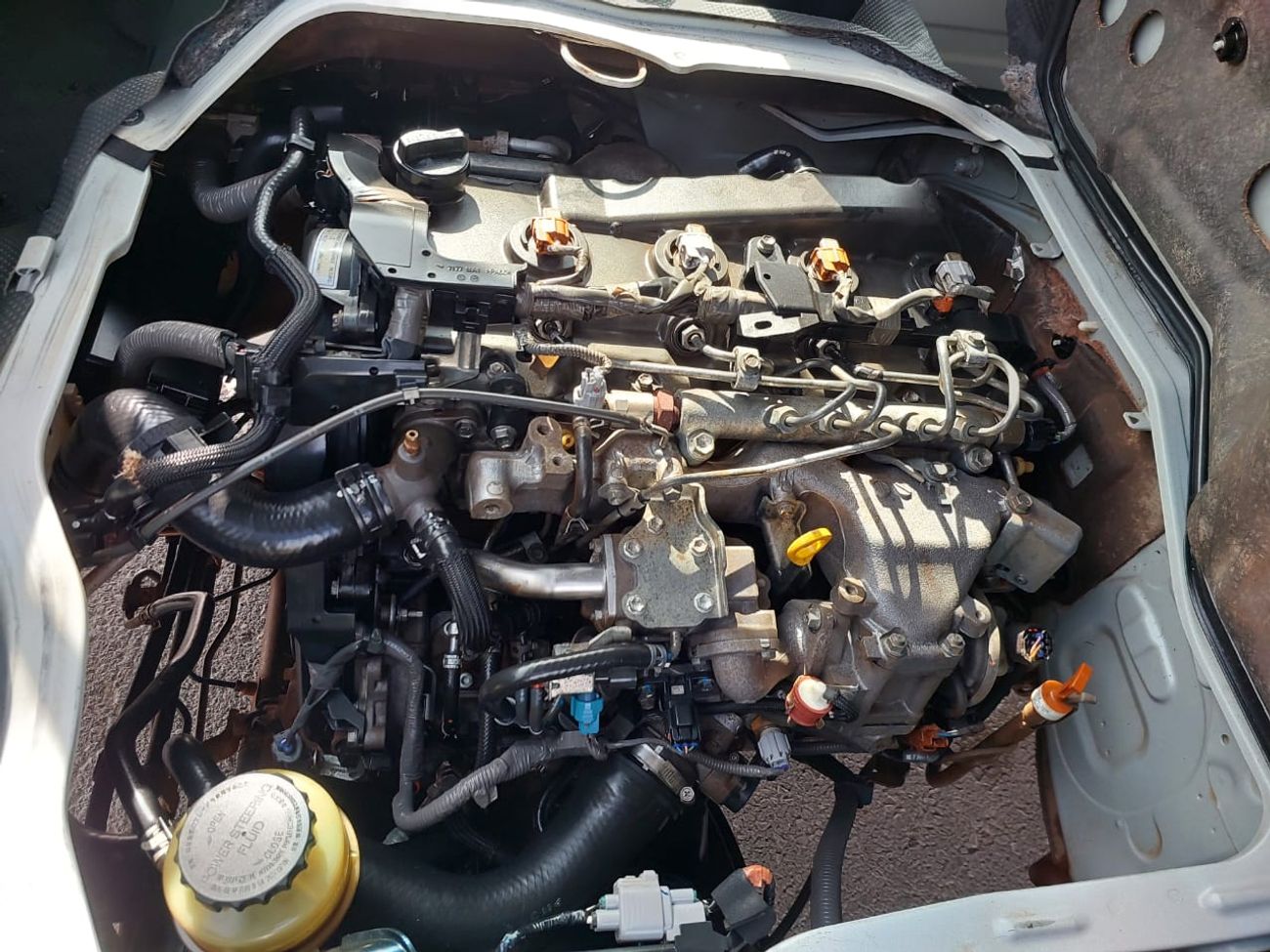 تويوتا هاياس TOYOTA HIACE COMMUTER VAN RHD 2015 MODEL 3.0 L DIESEL AUTOMATIC(PM23061)