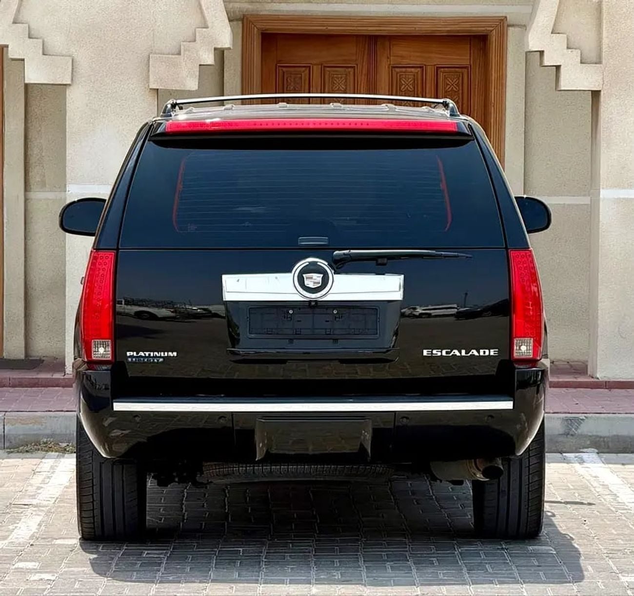 كاديلاك إسكالاد بلاتينيوم | GCC Specs | Fully Loaded