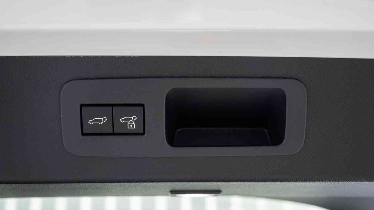 Lexus LX 700h 2026 Lexus LX700h VIP HEV (4-Seater) 3.5L V6 Twin-Turbo Hybrid A/T 4WD Export Only