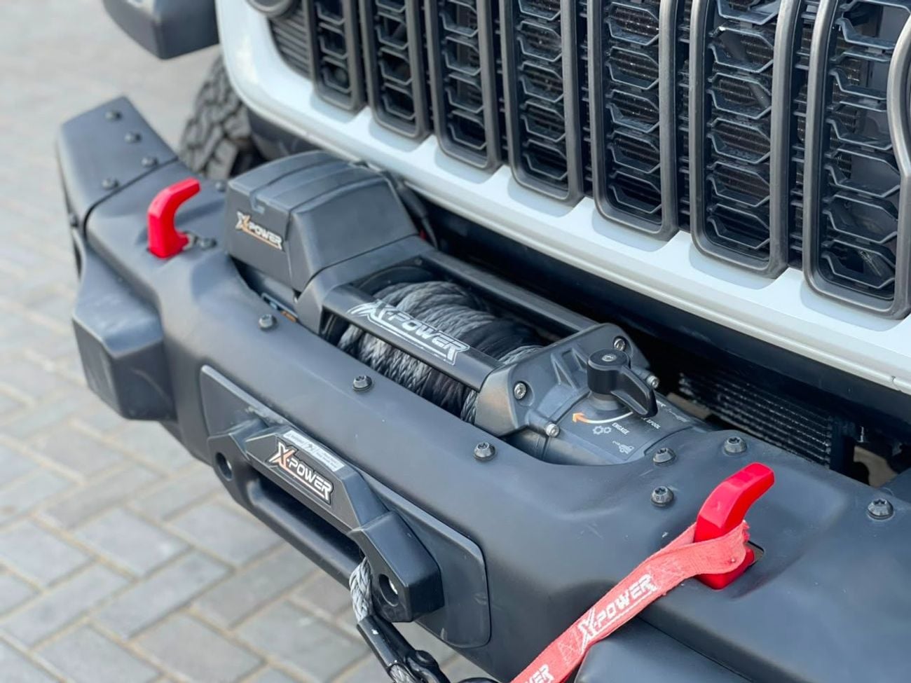 Jeep Wrangler Unlimited SAHARA / V6 3.6L / GCC / 2.5” FOX SUSPENSION / REMOTE START / BLIND SPOT / X-POWER WINCH