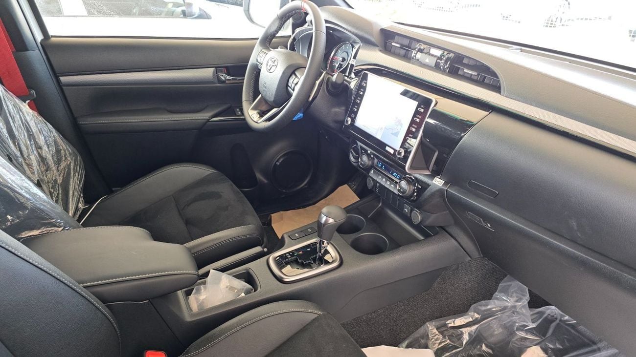 تويوتا هيلوكس TOYOTA HILUX GR Sport 4.0L White-2025