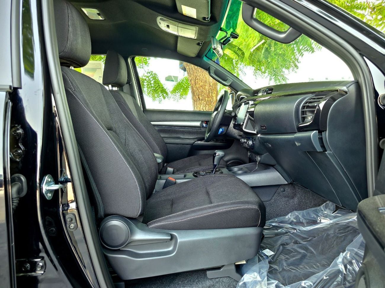 Toyota Hilux TOYOTA HILUX ADVENTURE 4.0L FULL-OPTION BLACK COLOR 2025 MODEL (BSM)