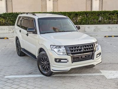 ميتسوبيشي باجيرو GCC GLS MID OPTION IN EXCELLENT CONDITION