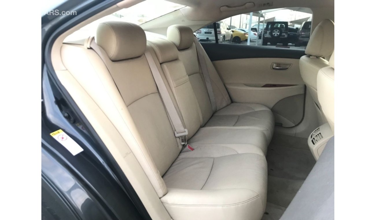 Lexus ES350 لكزس Es3550 موديل 2011 وارد بحالة جيدة