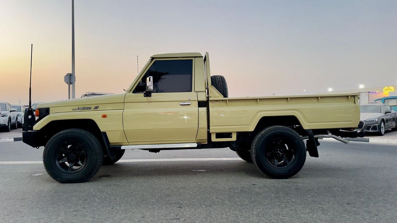 Toyota Land Cruiser Pick Up SINGLE CABIN | 4.5L PETROL ENGINE | MANUAL TRANSMISSION | RHD