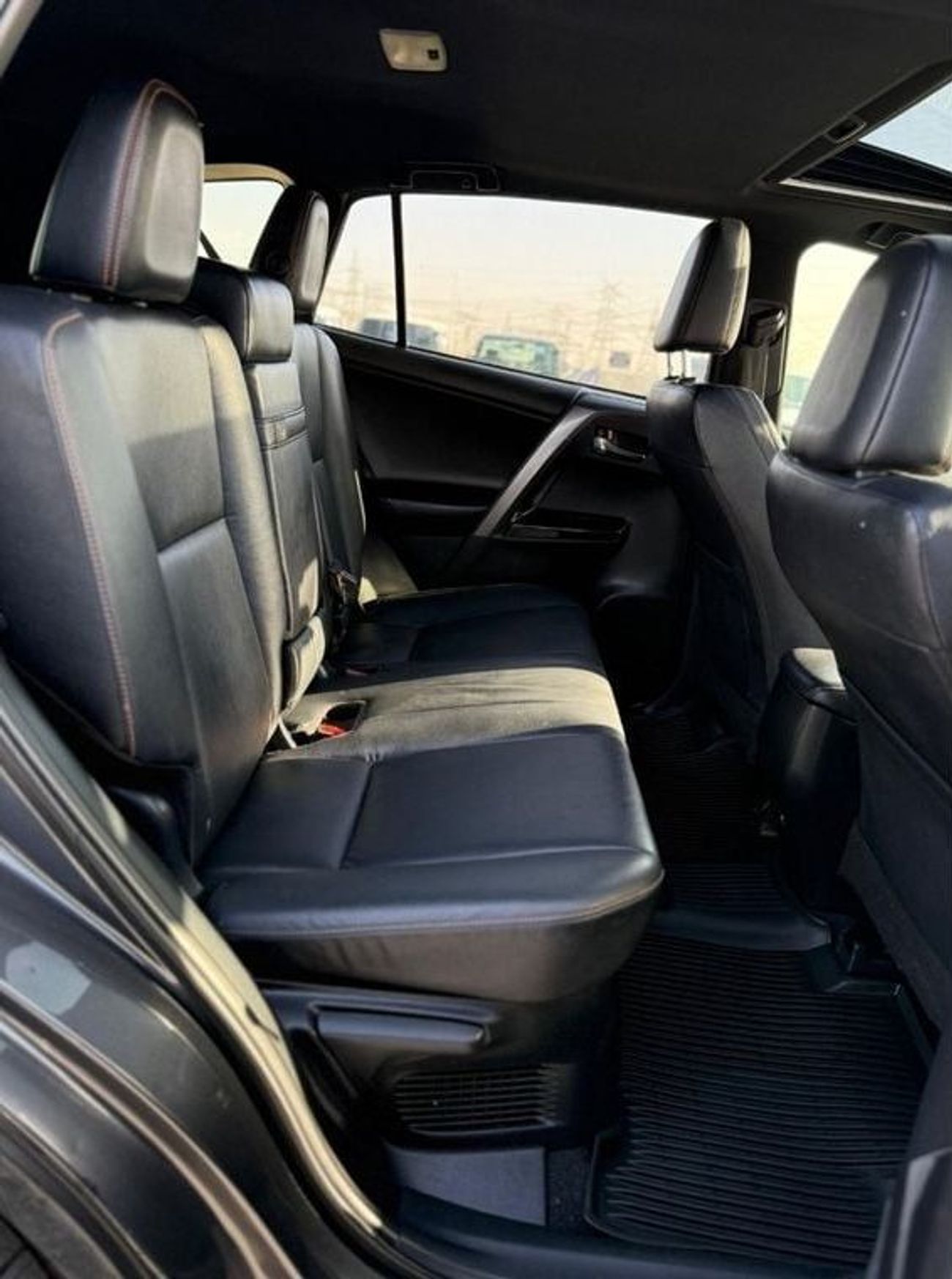 Toyota RAV4 Hybrid TOYOTA RAV4 SE Full Option