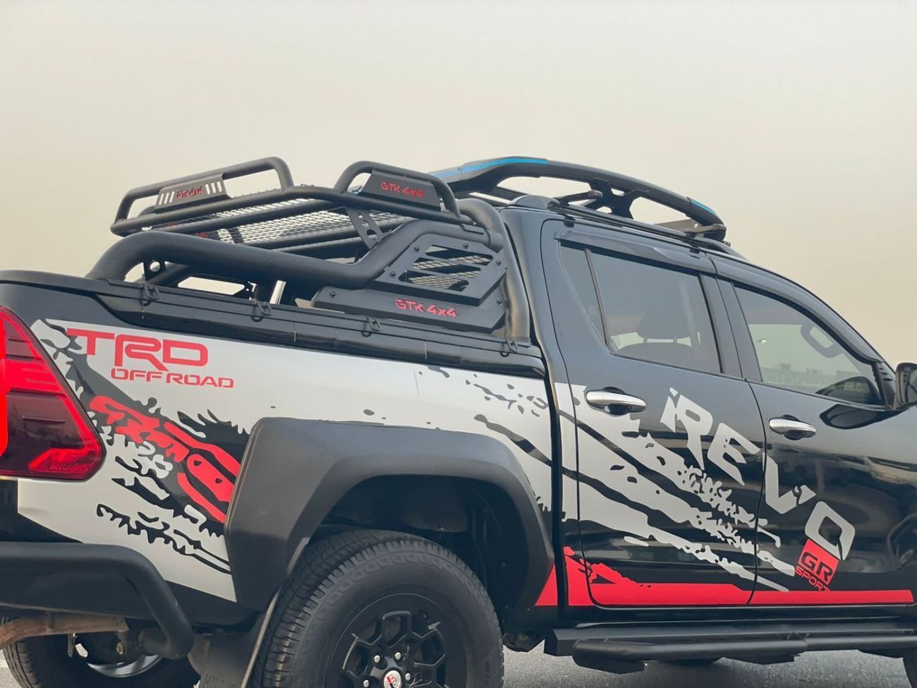 Toyota Hilux 2021 Toyota Hilux Revolution Edition Off road Package Full Option - 2.7L V4 AWD 4x4 - Full Bullbar A