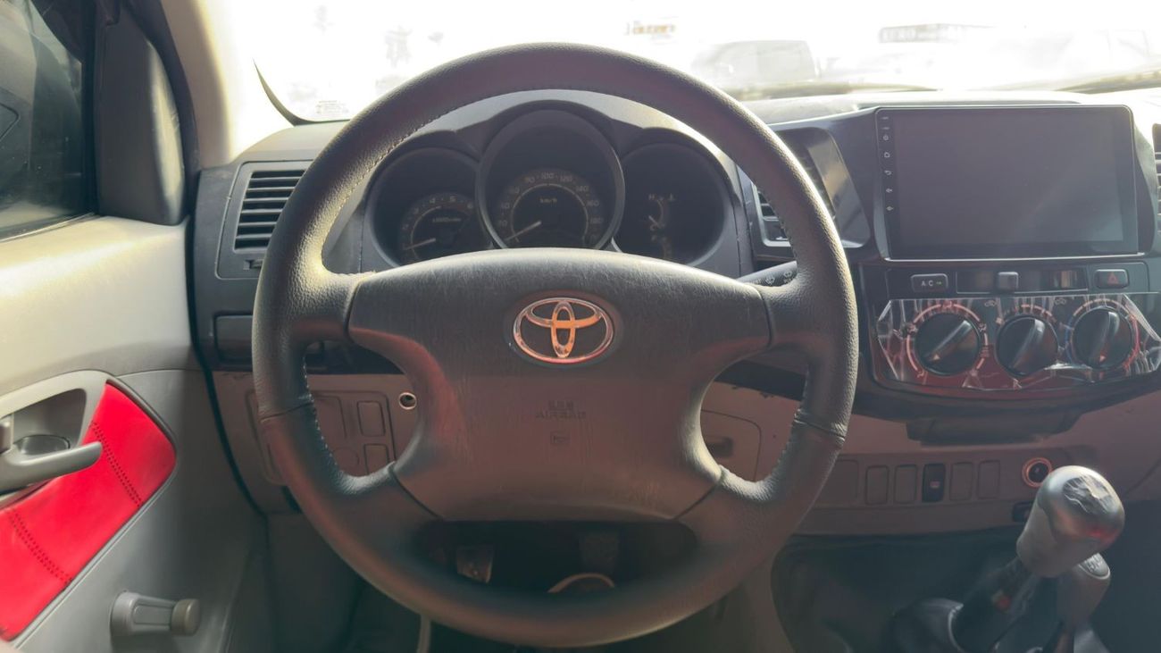Toyota Hilux DOUBLE CABIN | PREMIUM RED INTERIOR | MANUAL 2.5L DIESEL | MULTIMEDIA SCREEN | LHD | 2007