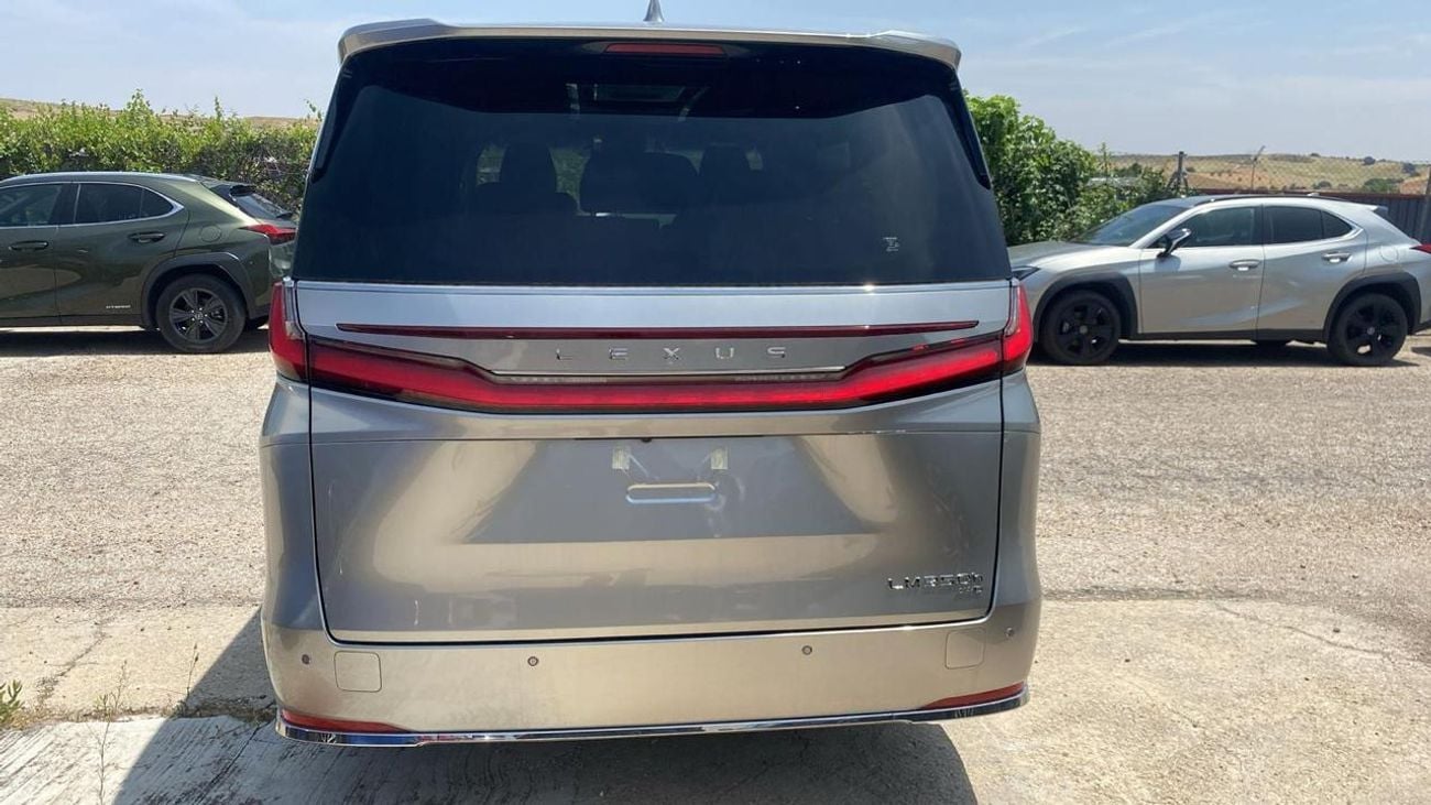 لكزس LM 350h 7-seater