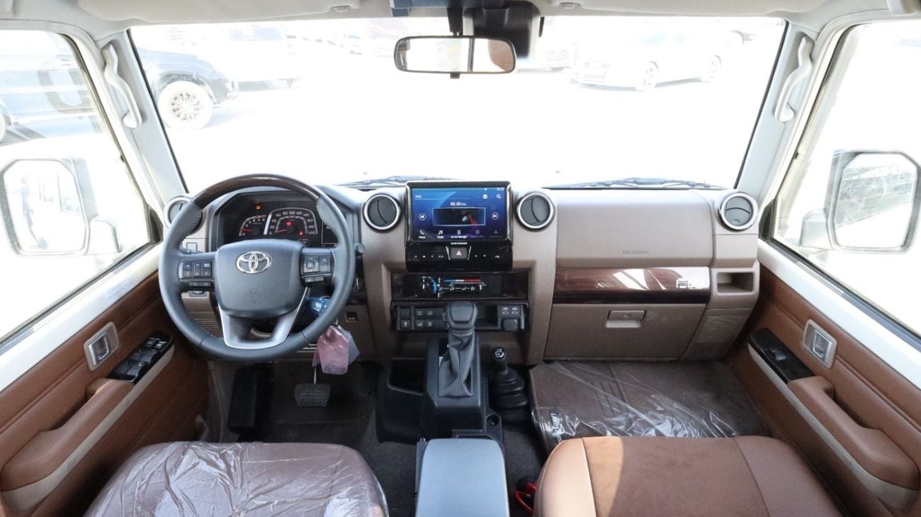 Toyota Land Cruiser 70 VXR 4.0L (5 Door)