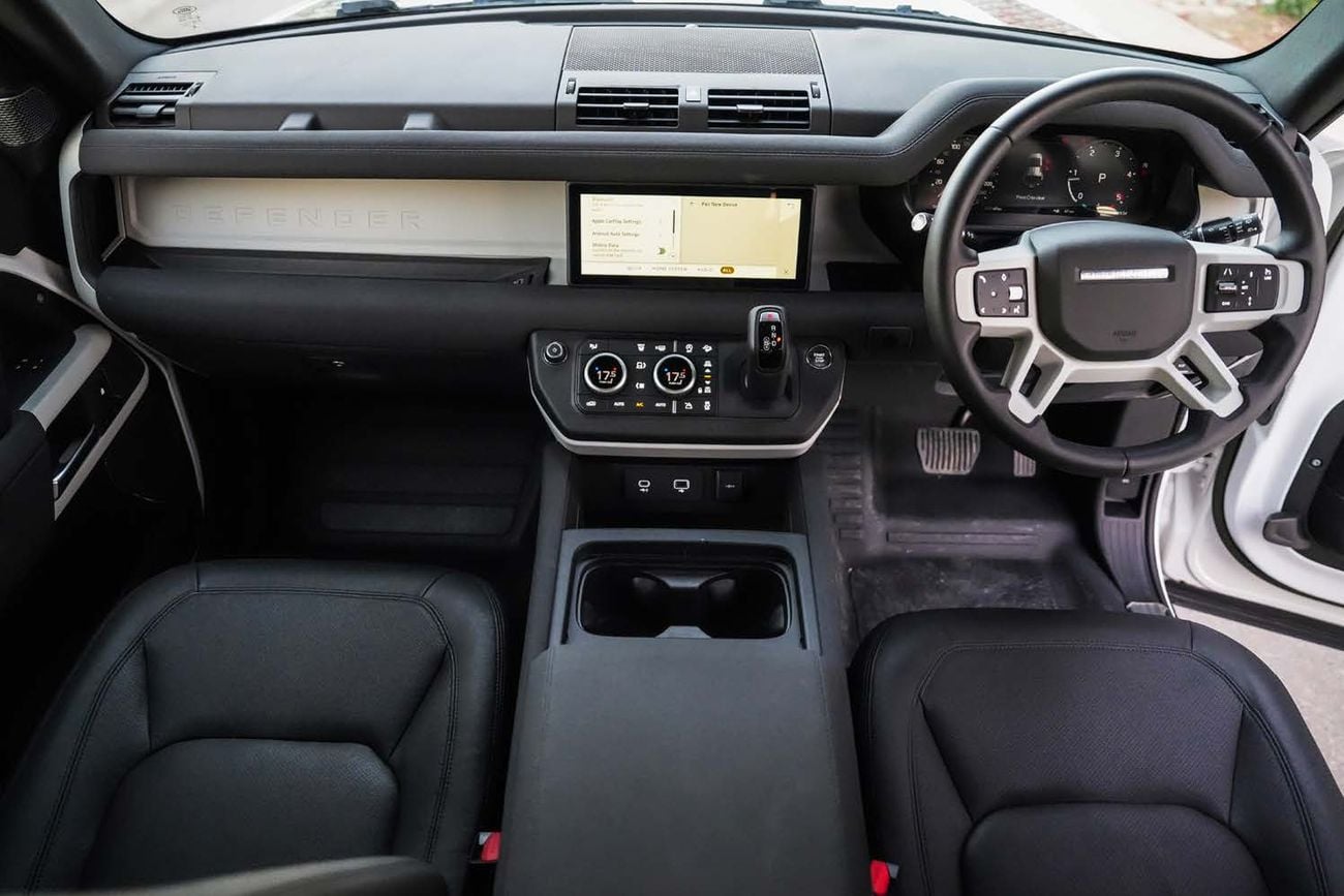 لاند روفر Defender 110 Land Rover Defender 110 D300 SE (Right Hand)