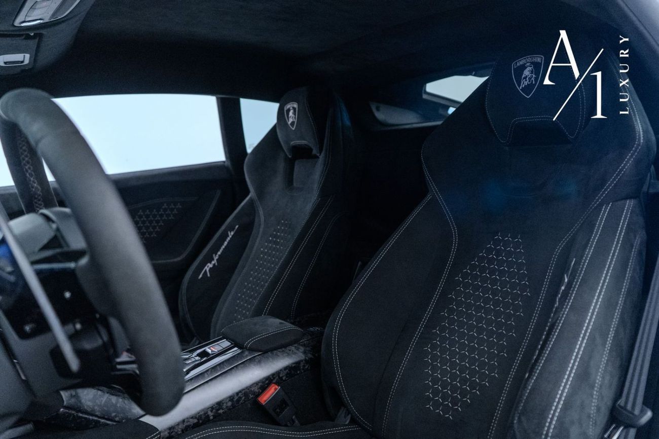 Lamborghini Huracan Performante 5.2L V10 (460 HP) 2018 Lamborghini Huracan, Warranty, Full Lamborghini Service History,