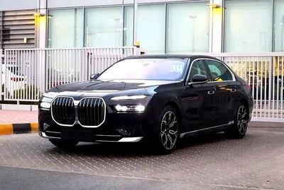 بي أم دبليو 735i DESIGN PURE EXCELLENCE BMW 7 Series 735 2025 مواصفات خليجية