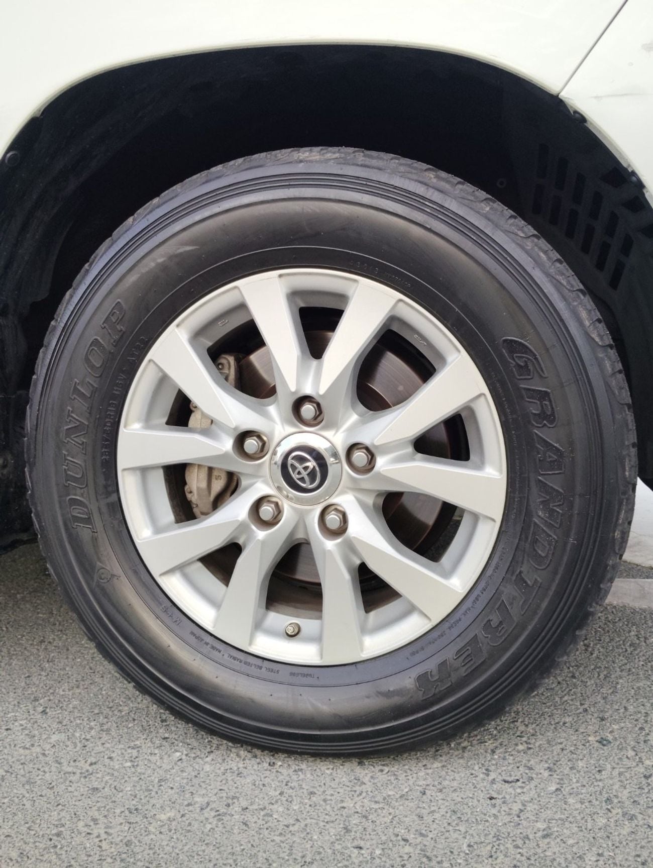 تويوتا لاند كروزر GXR 4.6L