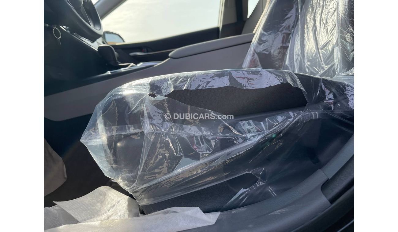 تويوتا كامري 2.5L Petrol, LE Basic , Black 2023MY