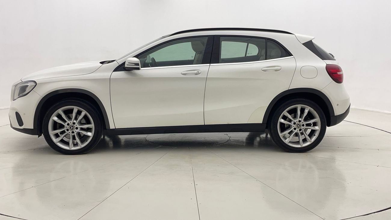 مرسيدس بنز GLA 220 PREMIUM 2 | بدون دفعة مقدمة | اختبار القيادة في المنزل