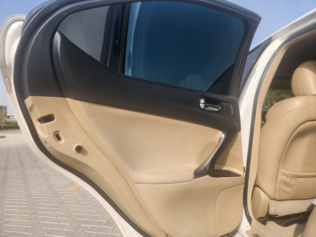 لكزس IS 300 LEATHER