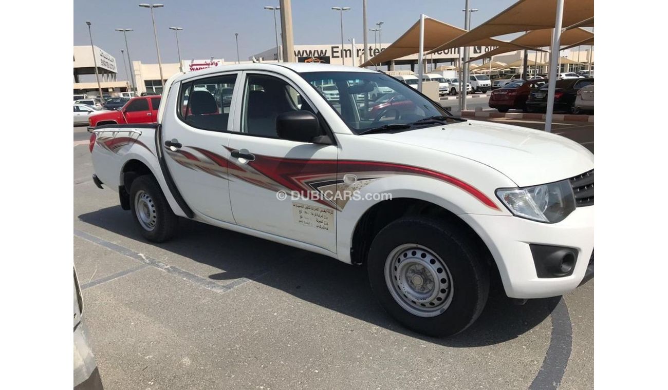 Mitsubishi L200 Mitsubishi  L200 2013 model 4x4 for sale