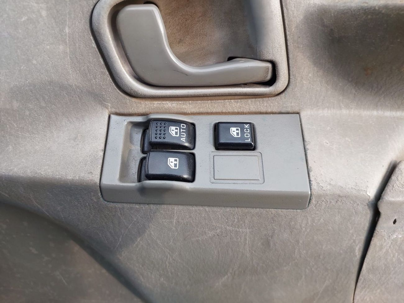 Mitsubishi Fuso Canter (RAMADAN OFFER) MITSUBISHI CANTER TRUCK RHD 1994 MODEL 4.6 L DIESEL MANUAL(PM00885)