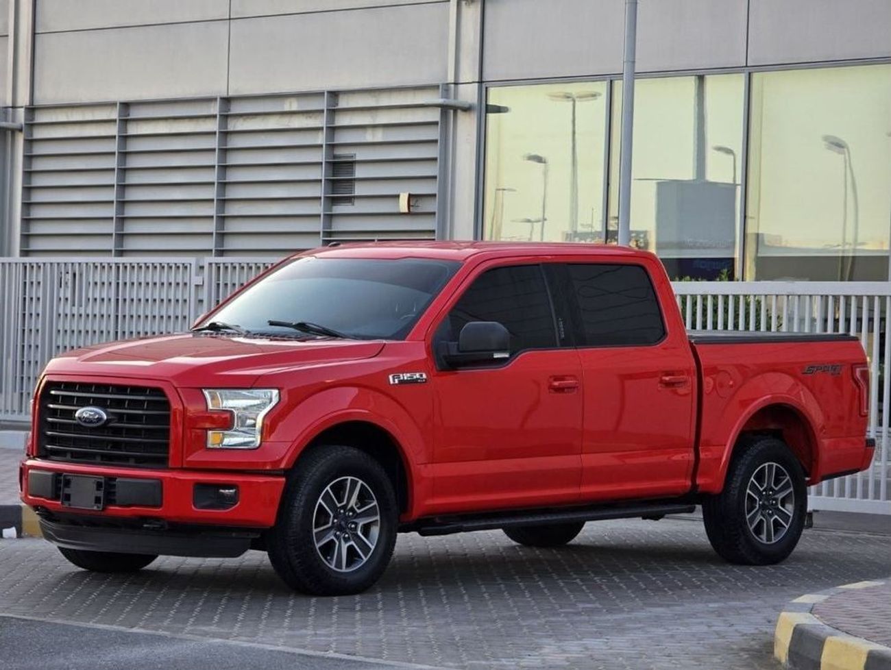 Ford F 150 XLT 5.0L (396 HP) FORD F-150 2017 GCC V8 PERFECT CONDITION