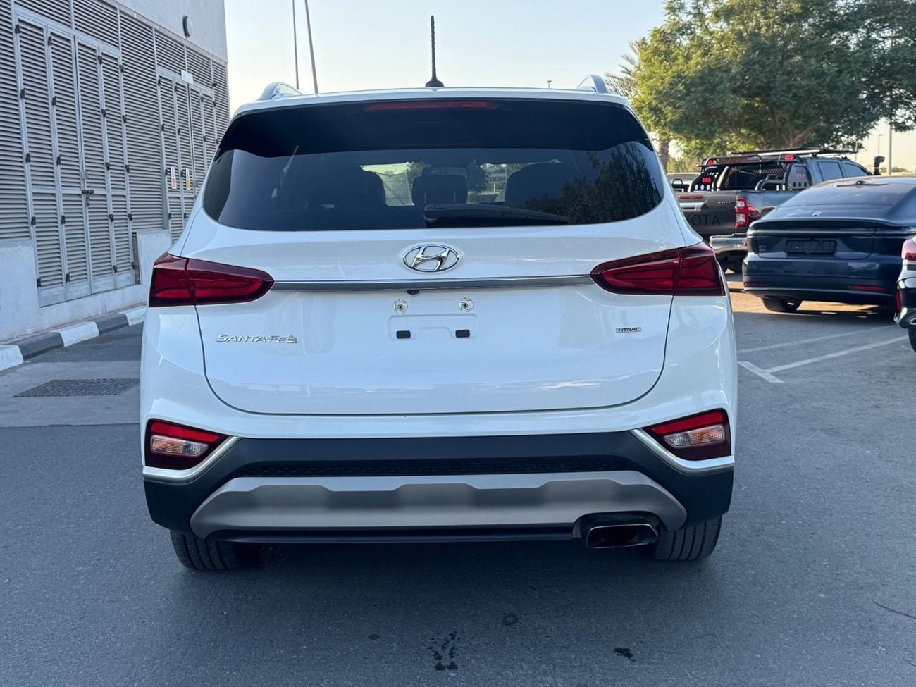 Hyundai Santa Fe STD (NON GCC) 2019 2.4/V4 LEATHER SEATS CANADA SPEC