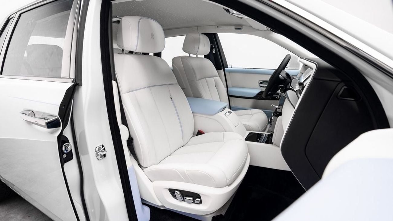 رولز رويس فانتوم - 2026 - GCC - Under Warranty and Service Contract