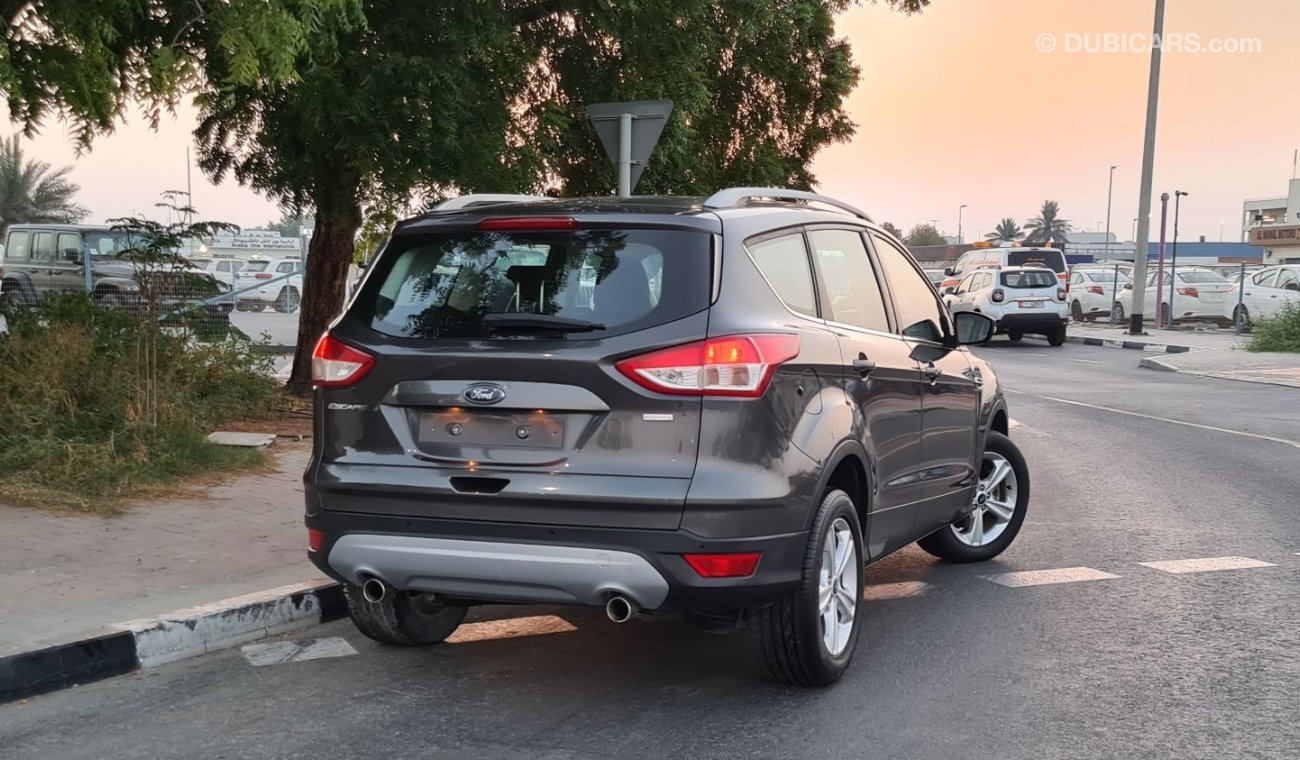 Ford Escape SE Ecoboost 2016 GCC Perfect Condition