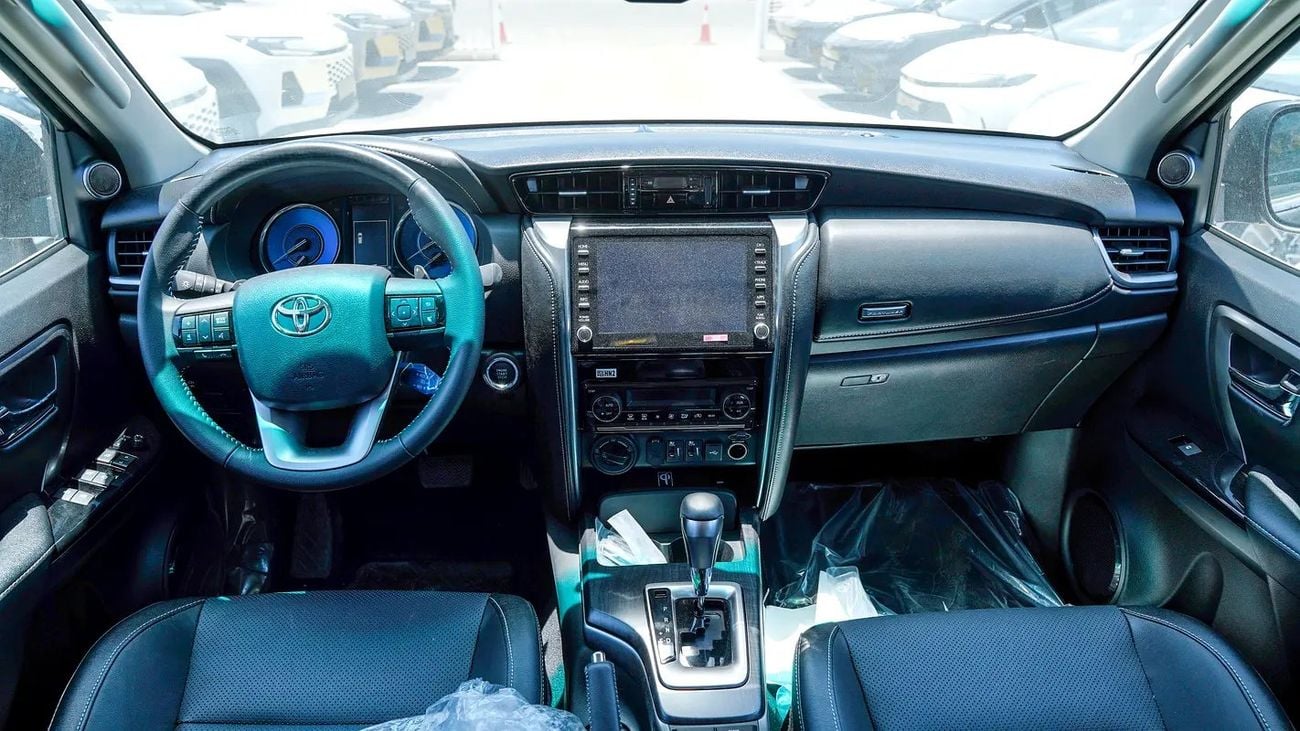 Toyota Fortuner SR5 V6 GCC Specs BRAND