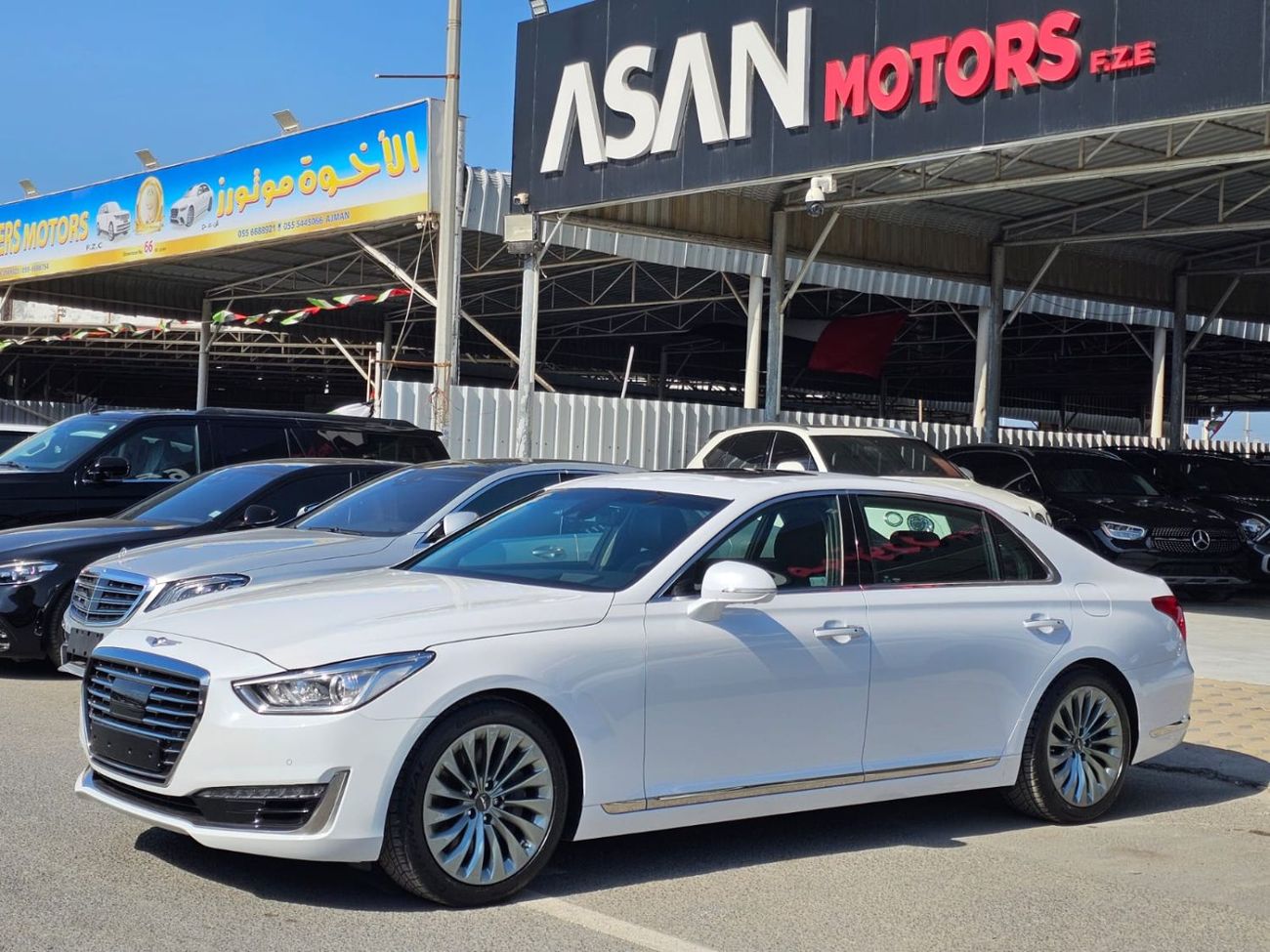 جينيسس G90 Royal 5.0L (407 HP) RWD