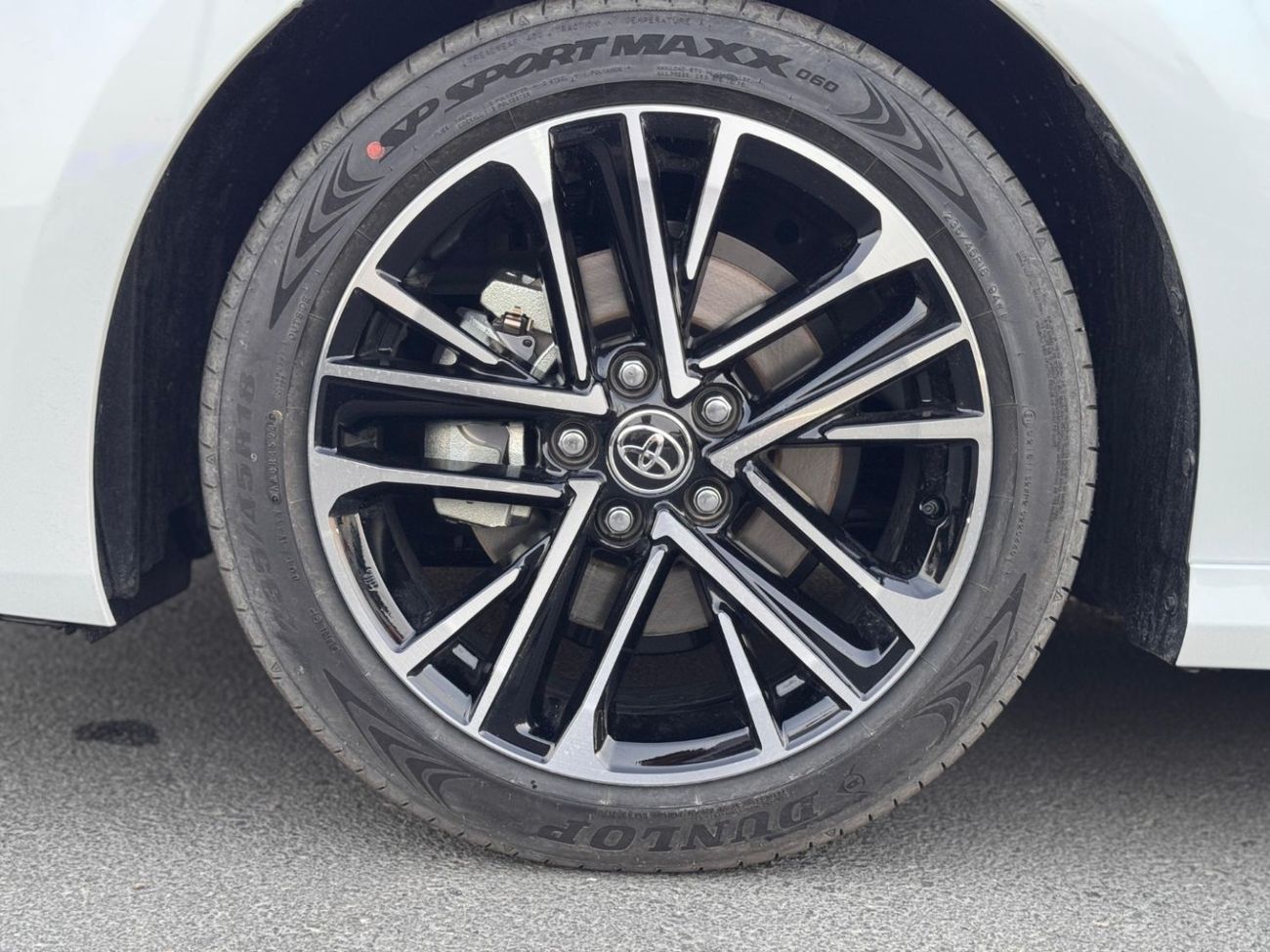 Toyota Camry 2.5L HYBRID LE AUTOMATIC TRANSMISSION ( FOR RE-EXPORT ONLY )