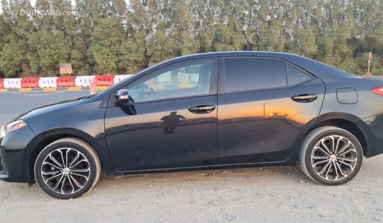 Toyota Corolla 2014 Sports Leather Seats with Alloy Wheels