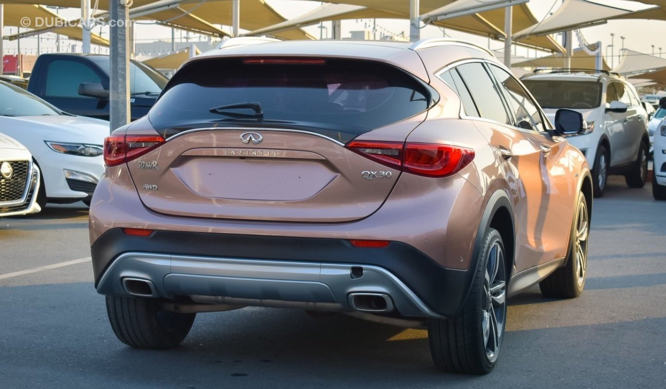 إنفينيتي QX30 AWD