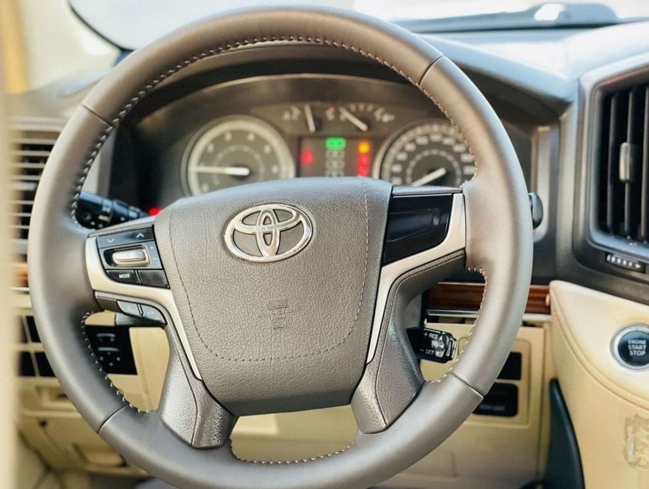 تويوتا لاند كروزر Toyota Hilux pickup 2021 GR Full Option Diesel 2.8