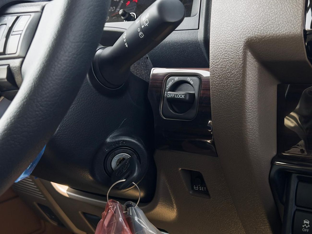 تويوتا لاند كروزر 70 EXPORT ONLY - TOYOTA LC76 LX 2.8L A/T