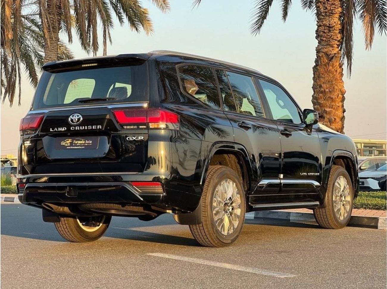 Toyota Land Cruiser GXR 3.5L PTR A/T // 2026 // HIGH OPTION WITH RADAR , LEATHER & POWER SEATS , DVD & BACK CAMERA // SP