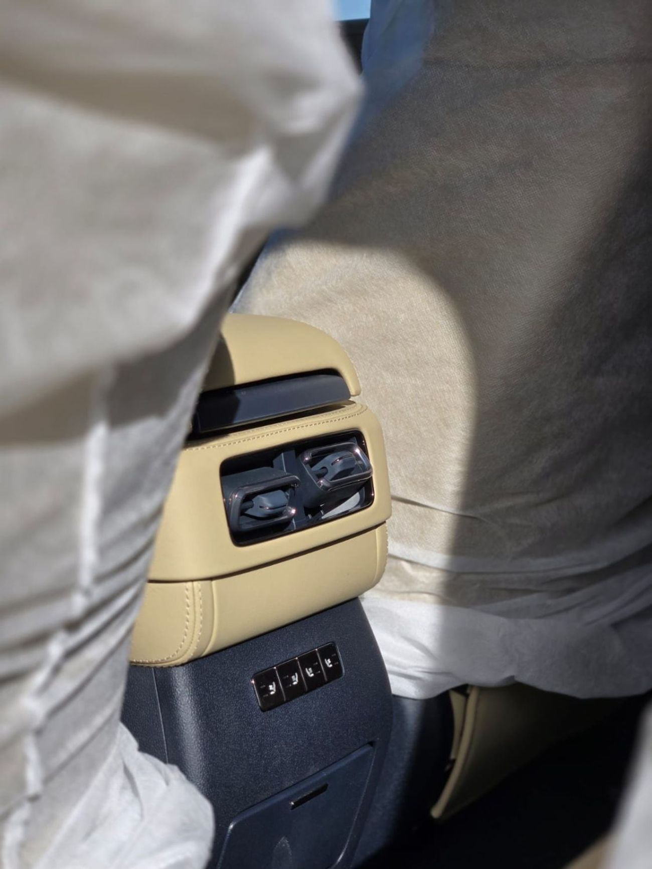 BYD Leopard 5 1.5L TURBO  PLUG IN HYBRID A/T FULL OPTION