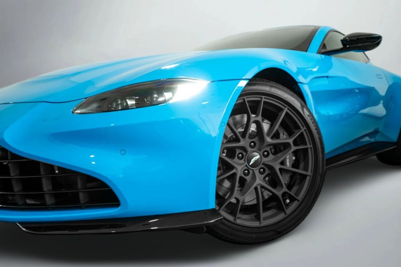 Aston Martin Vantage Std 4.0L