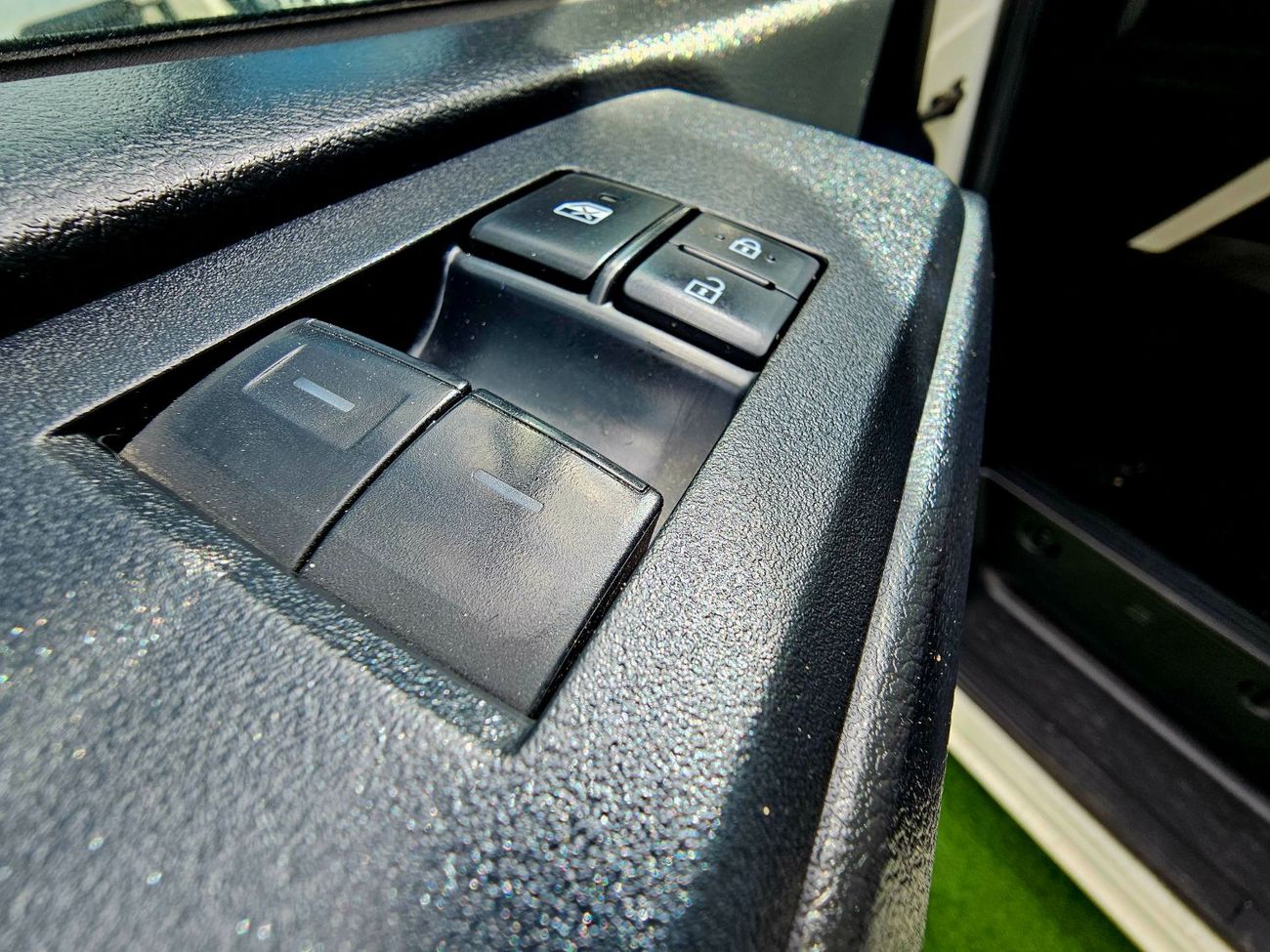 تويوتا هاياس AUTOMATIC PATROL/ 3.5 V6/ 13 SEATS / LOW MILEAGE/ PASSENGER