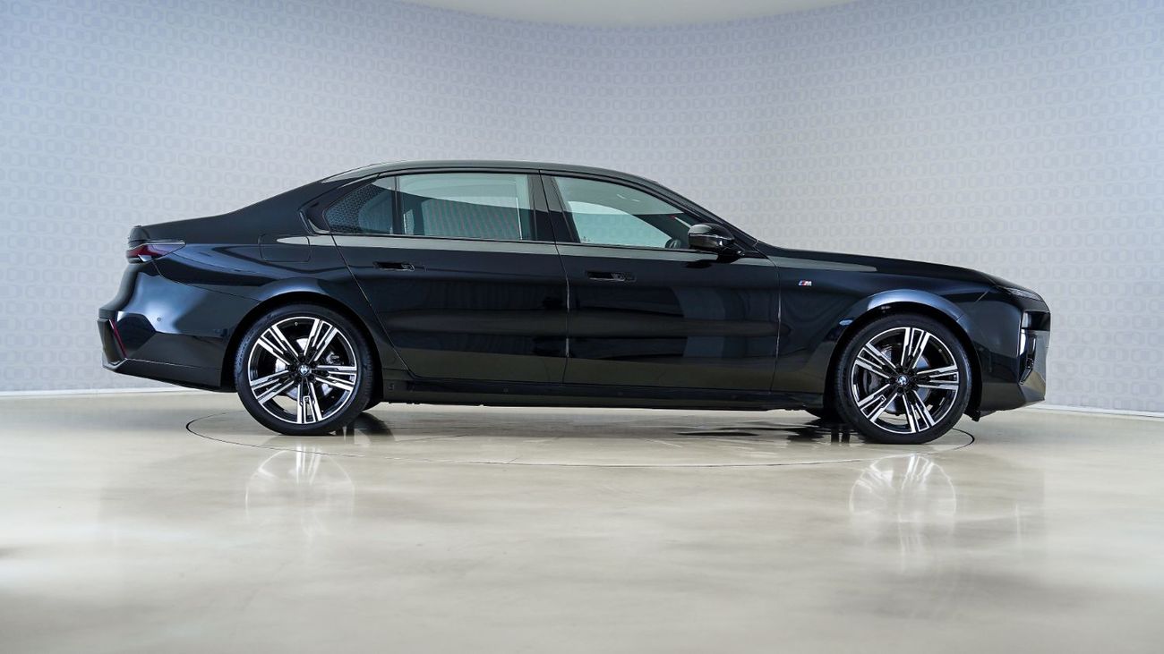 BMW 740i 740i M-Sport | AED 5,852 PM | Warranty & Service June 2028  | GCC