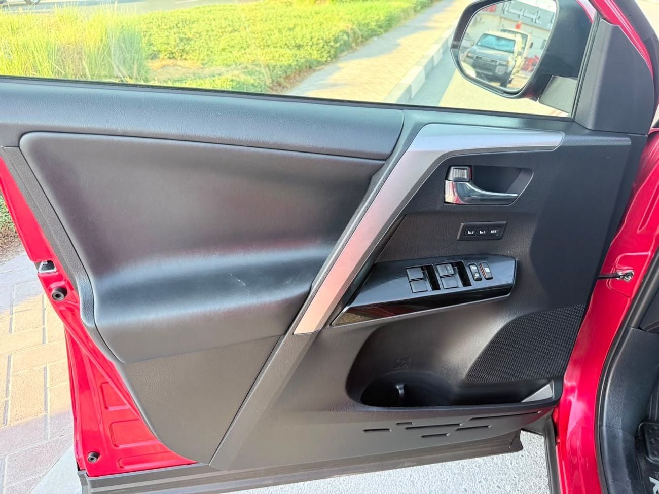 تويوتا راف ٤ Limited Sunroof/ leather seats, 360 camera